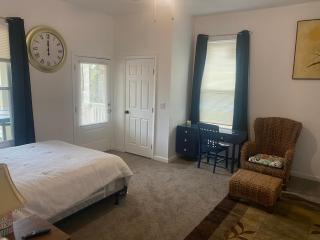 Peaceful Cabin home - 1