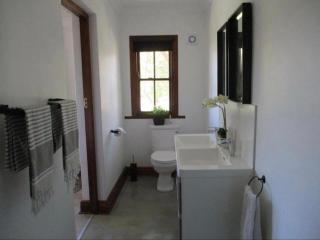 Far Far Away Guesthouse - 1