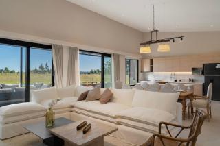 Hermosa casa a estrenar en barrio privado El Quijote - 0