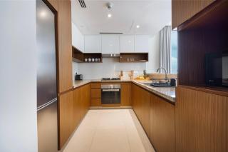 Huge Modern 1BR in Creek Harbour steps to Central Park with a creek view and infinity pool by La Brisa Dubai - 1