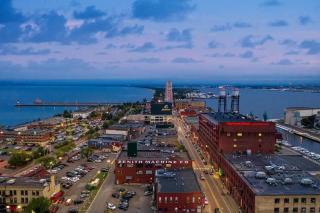 Loft on Lake Ave - 1