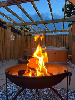 Mill House Farm Pods - Lapwing Lodge - 9