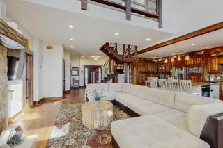 Spicewood Sunset Lake Villa - 6