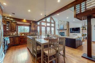 Spicewood Sunset Lake Villa - 3