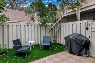 Queens Grant 578 - 8