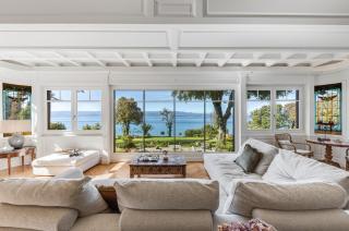 THE LODGE 7 bedrooms Waterfront Villa by GuestLee - 7