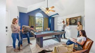 Resort Style Backyard Arcade Games Hot Tub - San Antonio - 6