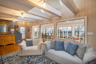 Peaceful Blufftop Home Over the Missouri - 0