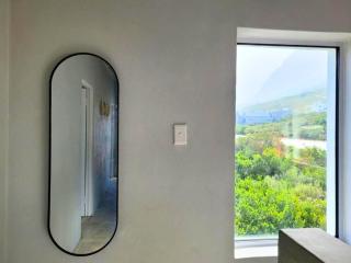 Silvertree Collective Ocean and Mountain View - 4