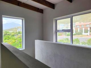 Silvertree Collective Ocean and Mountain View - 3