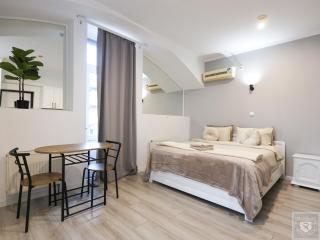 Renthouse ApartHotel Room #10 - Chişinău - 9