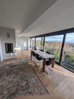 Large city apartment with beautiful views - 0