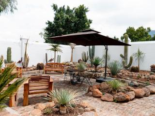 Far Far Away Guesthouse - 2