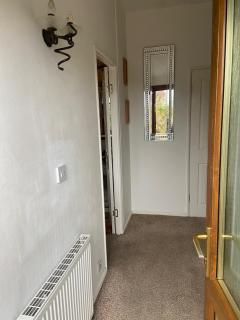 Kingfisher Cosy Lakeside Lodge - 1