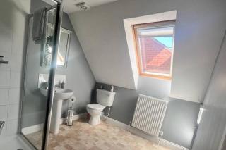 2-Bed House - Sleeps 6 - Garden Parking Wifi - Boultham - 4