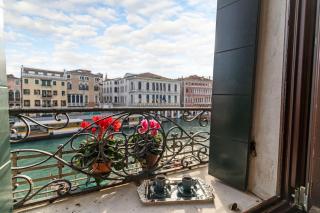 Domus Rialto Balcony best view on the Grand Canal - 9