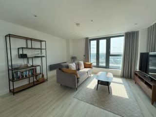 VII - Winerack, with stunning marina and river views - 0