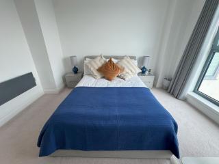 VII - Winerack, with stunning marina and river views - 3