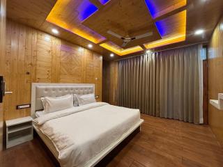Wood Luxury Hotels Kasauli - 8