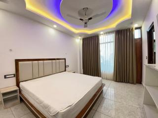 Pine Valley Serenity Hotel - 9