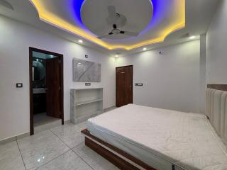 Pine Valley Serenity Hotel - 7