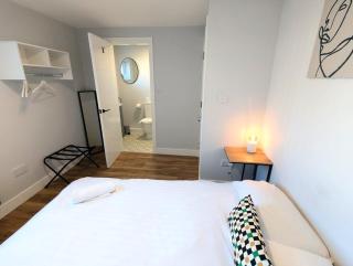 3 bedroom, 3 en-suite modern home - 7