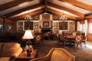 Pine Needles Lodge - 7
