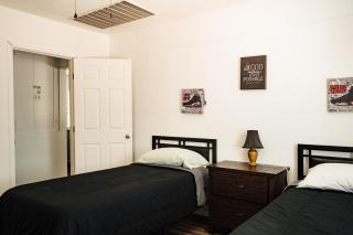 Cozy hidden gem in the desert - 8