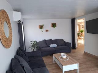 Beautiful apartment with pool Générac - 8