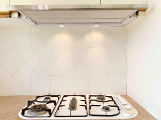 Pet friendly home near Adventure World Fiona Murdoch - 1