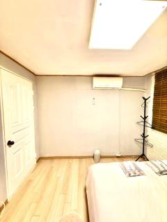 Private Family Home 3 - 0