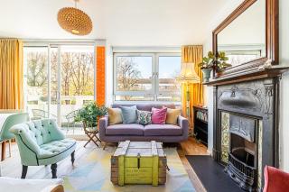 Bright & Bold Hackney Escape - 0