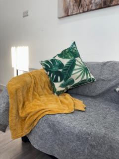 Modern Studio - Central Location - Parking & Wi-Fi - 1