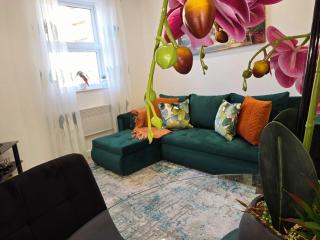 Calm 1-Bedroom Apartment - 9