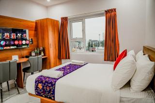 Keerthis Comforts - Airport pick up or Drop INR 449 - 5