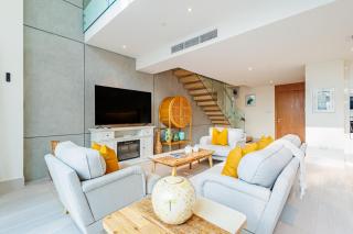 Mamsha Saadiyat - Private Beach - Huge 1 BDR Duplex - Beachfront Luxury - 1 min walk to Mamsha Boulevard, Beach, Restaurants - 5 min to Louvre and Zayed Museum - 3