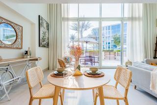 Mamsha Saadiyat - Private Beach - Huge 1 BDR Duplex - Beachfront Luxury - 1 min walk to Mamsha Boulevard, Beach, Restaurants - 5 min to Louvre and Zayed Museum - 8