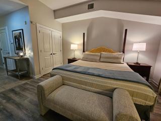 Spacious Suite w kitchenette-pool-hot tub 6309LP - 9