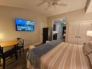Spacious Suite w kitchenette-pool-hot tub 6309LP - 6