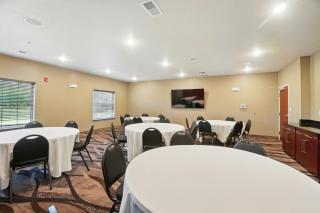 Cobblestone Hotel & Suites - Eaton - 7