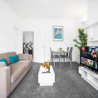 Stylish 2 Bed House - Harborne High Street - Street Parking - Fast Wi-Fi - Netflix 62WL - 9