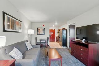 Cobblestone Hotel & Suites - Eaton - Eaton - 1