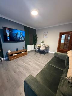 Vacant Nests Ivy Cottage 3BR Wi-Fi - 8