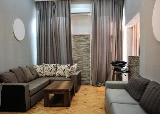 Sololaki Old Tbilisi Apartment - 0