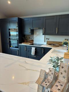 Four Seasons Lodge - 4