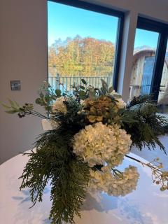 Four Seasons Lodge - 2