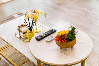 Dote Haven Stylish 2 Bed Apartment - Free Parking and Free High Speed WIFI - 4