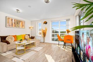 Dote Haven Stylish 2 Bed Apartment - Free Parking and Free High Speed WIFI - 1