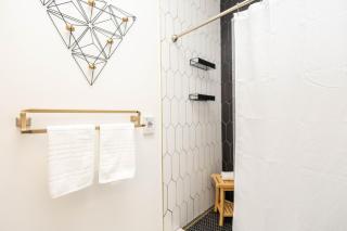 Broadway Breeze Escape Modern Nashville Comfort - 4