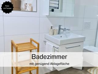 Ferienhausträume - ebenerdiges Bodensee Apartment mit Garten und großer Terrasse mit Grill - 1